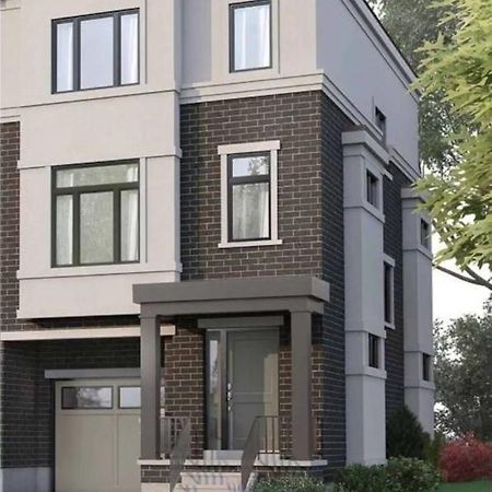 Ensuite Guest Room With Separate Entrance Mississauga Exterior foto