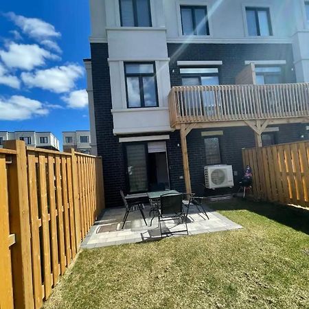 Ensuite Guest Room With Separate Entrance Mississauga Exterior foto