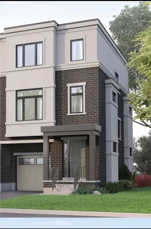 Ensuite Guest Room With Separate Entrance Mississauga Exterior foto